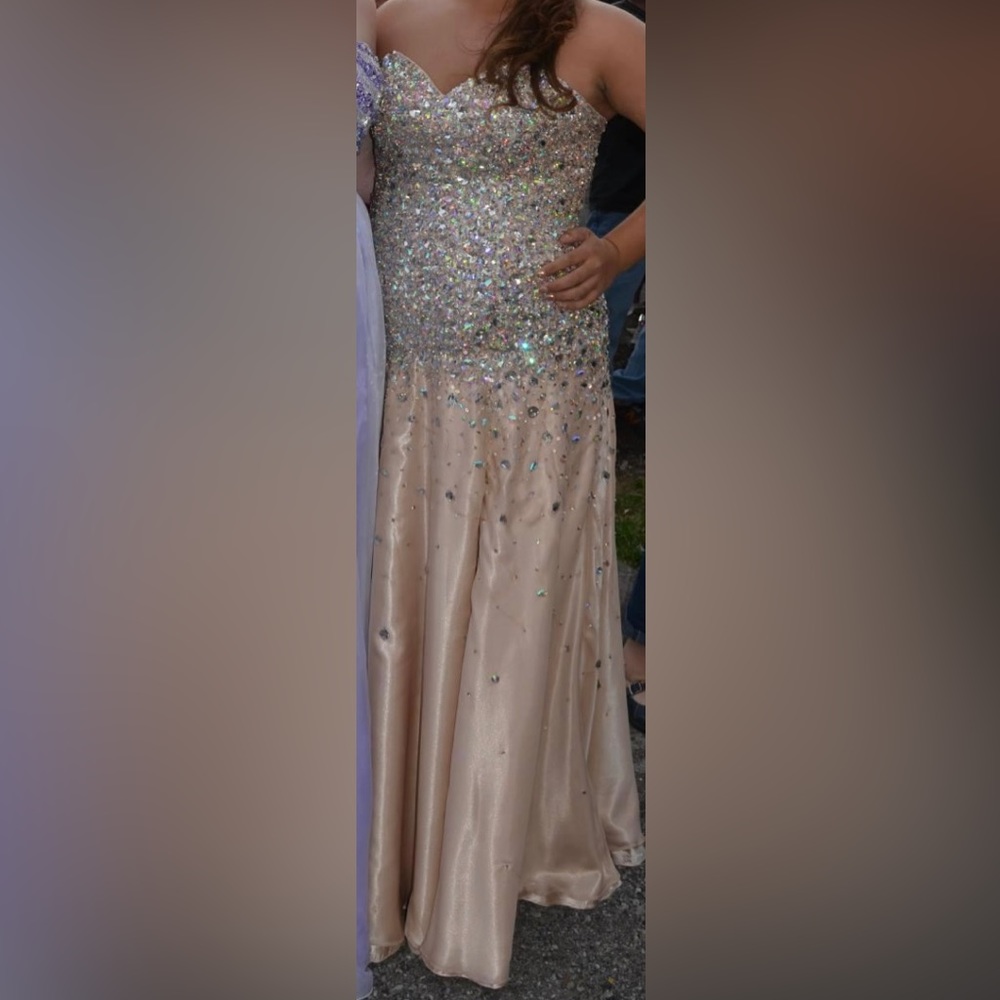 Size 16 Gold Pageant/Prom/Formal Dress with Rhinestones - Picture 4 of 7